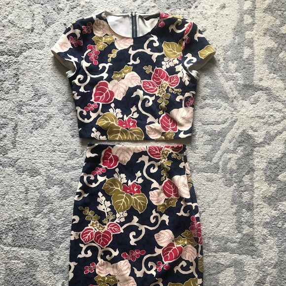 Two piece Zara Set - Picture 2 of 2